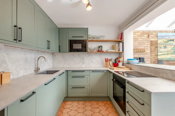 Beach House holiday let in Greatstone, Kent. Kitchen.